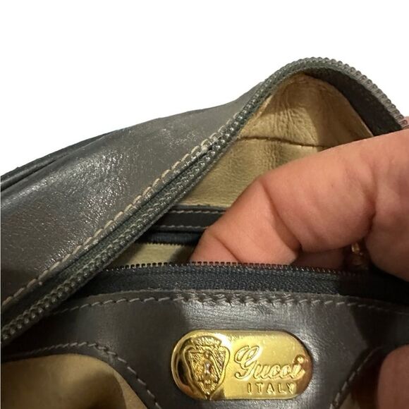 Gucci grey leather shoulder bag - Picture 12 of 16